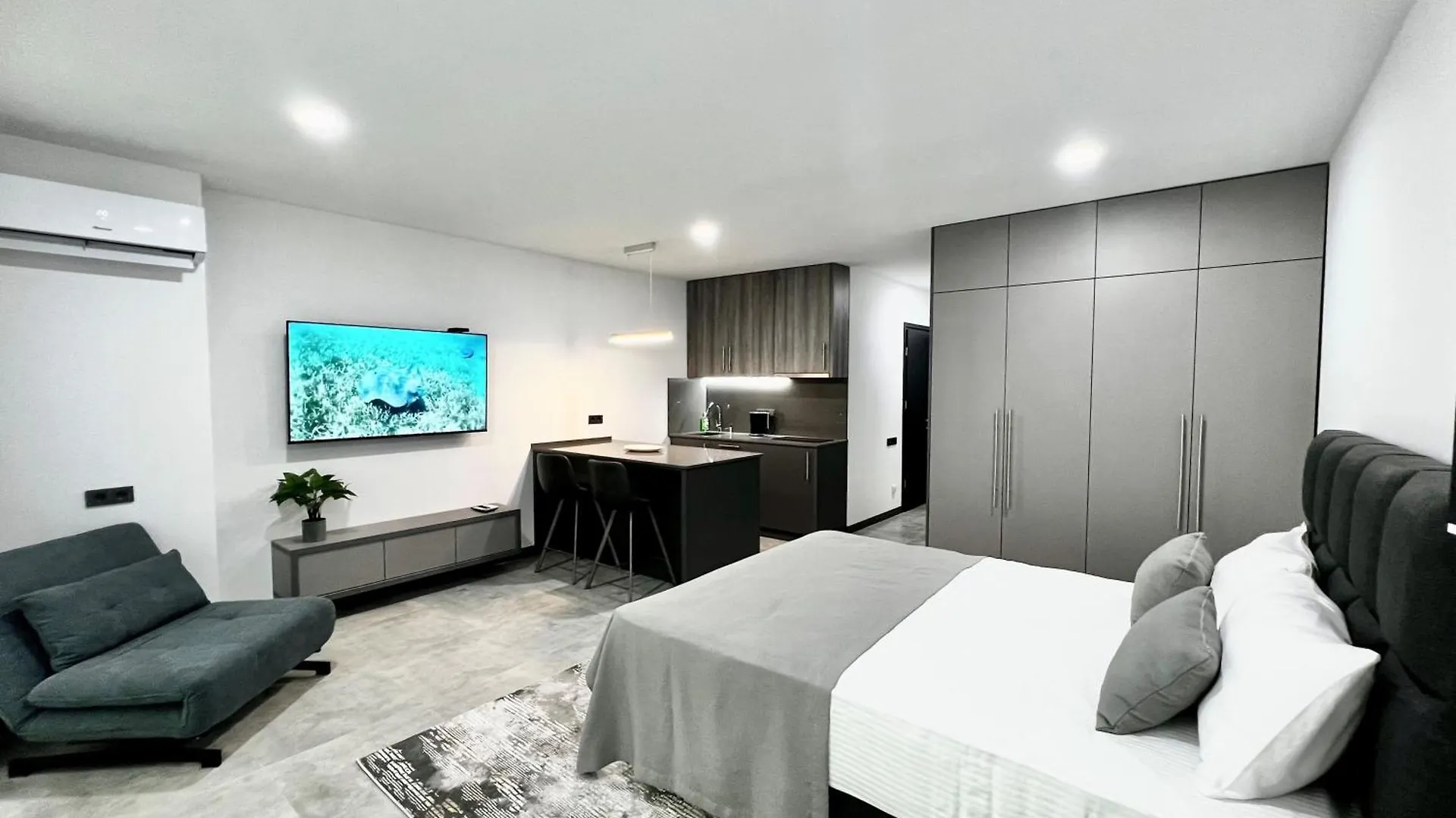 Modern Apartments On The Seacoast, Batumi View